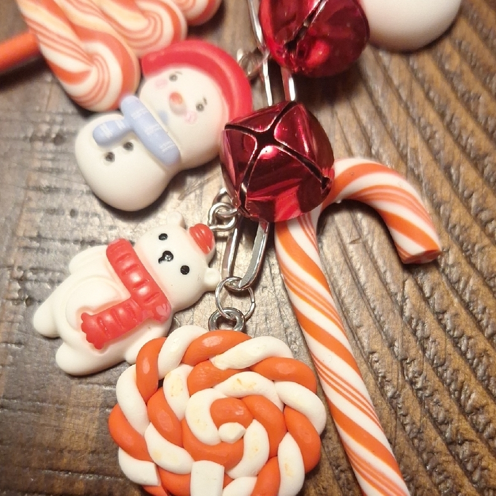 Festive Holiday Keychain with Charms - Picture 5 of 5